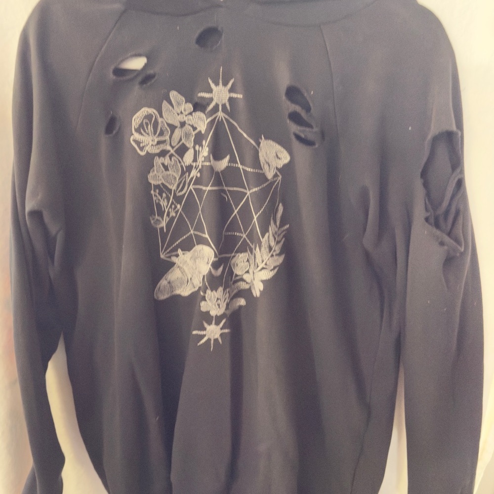 🚨Torrid Cozy Floral Geo Distressed Graphic Hoodie